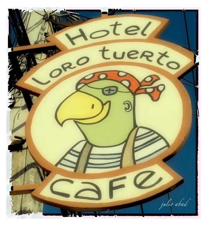 Hotel Loro Tuerto Barahona Exteriör bild