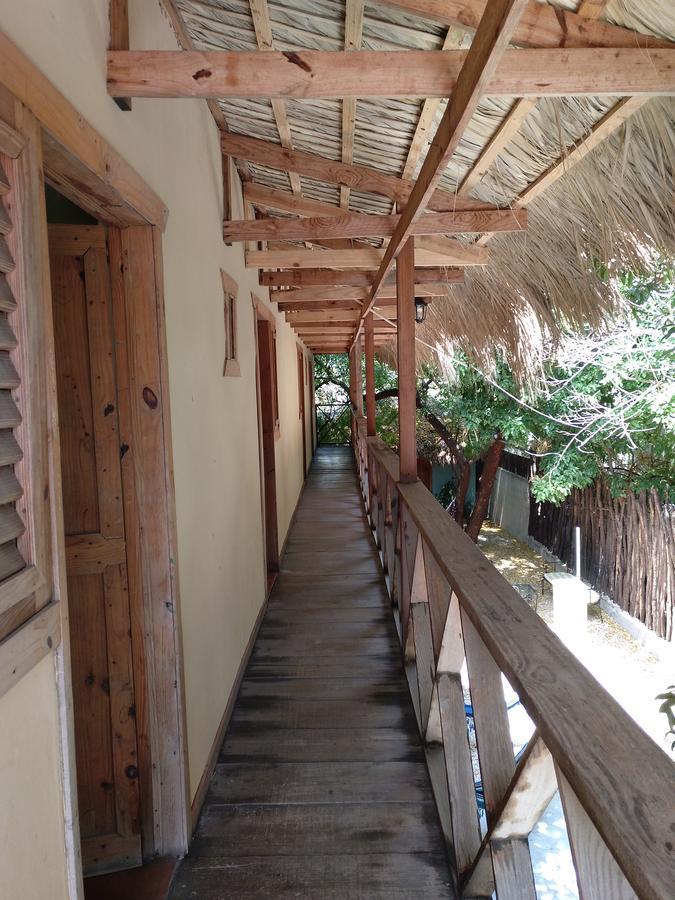 Hotel Loro Tuerto Barahona Exteriör bild