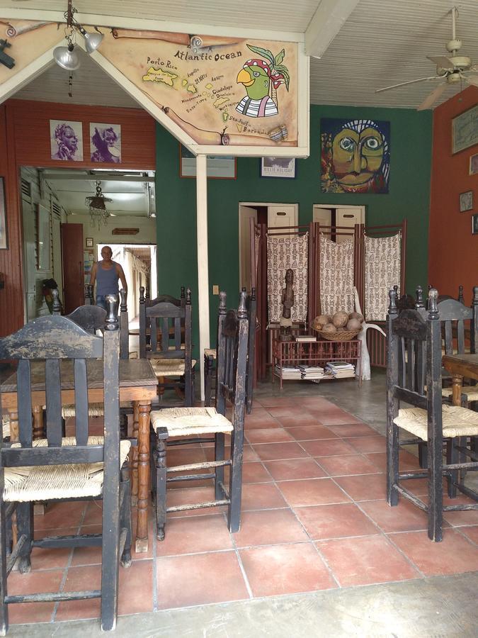 Hotel Loro Tuerto Barahona Exteriör bild