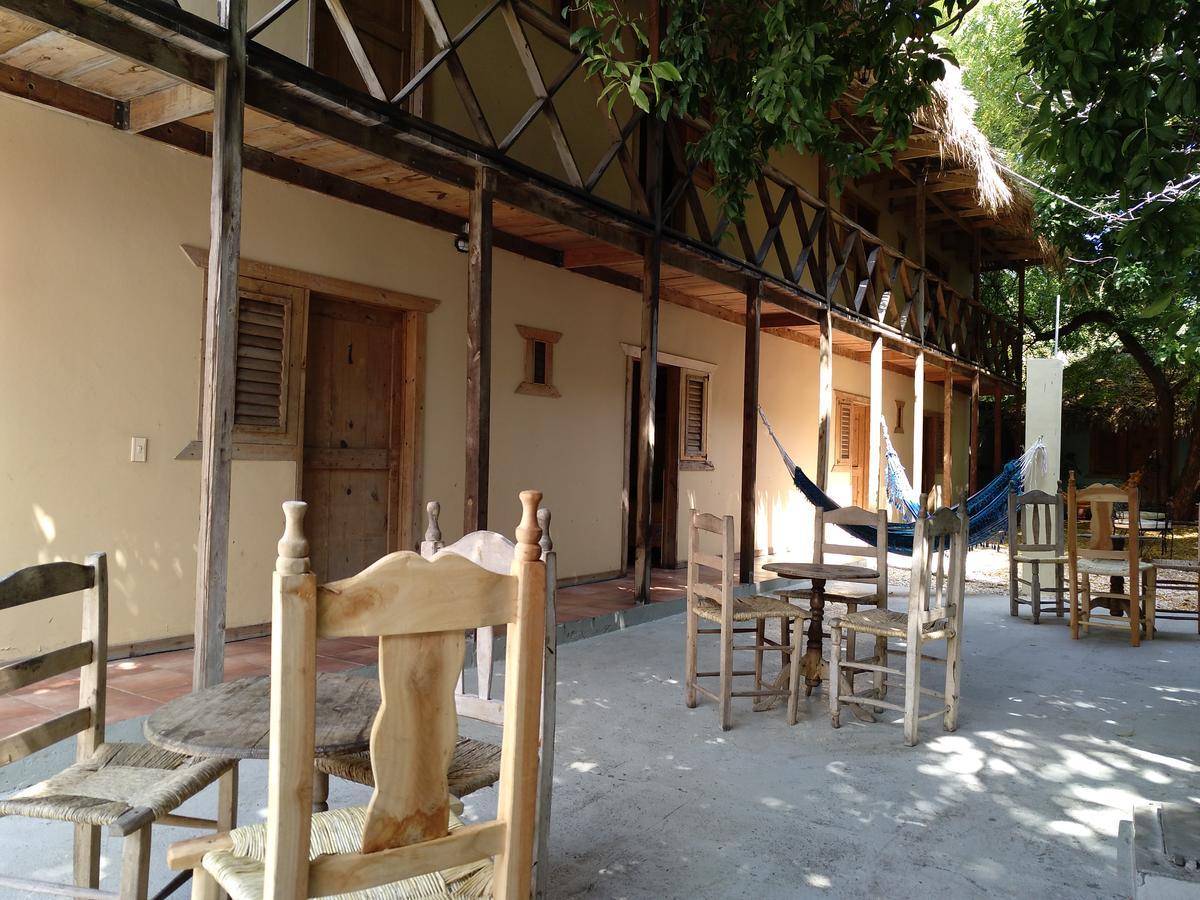 Hotel Loro Tuerto Barahona Exteriör bild