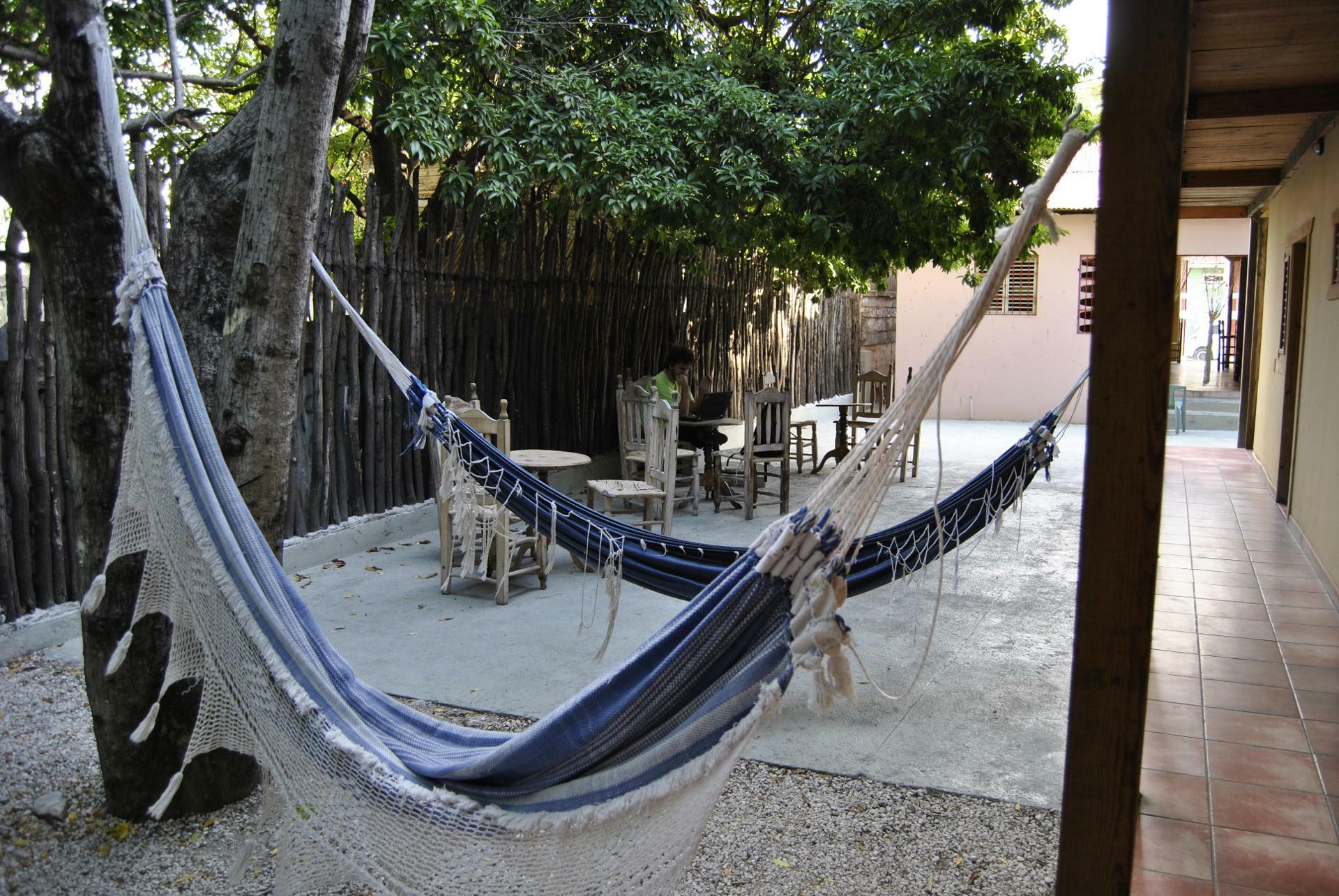 Hotel Loro Tuerto Barahona Exteriör bild